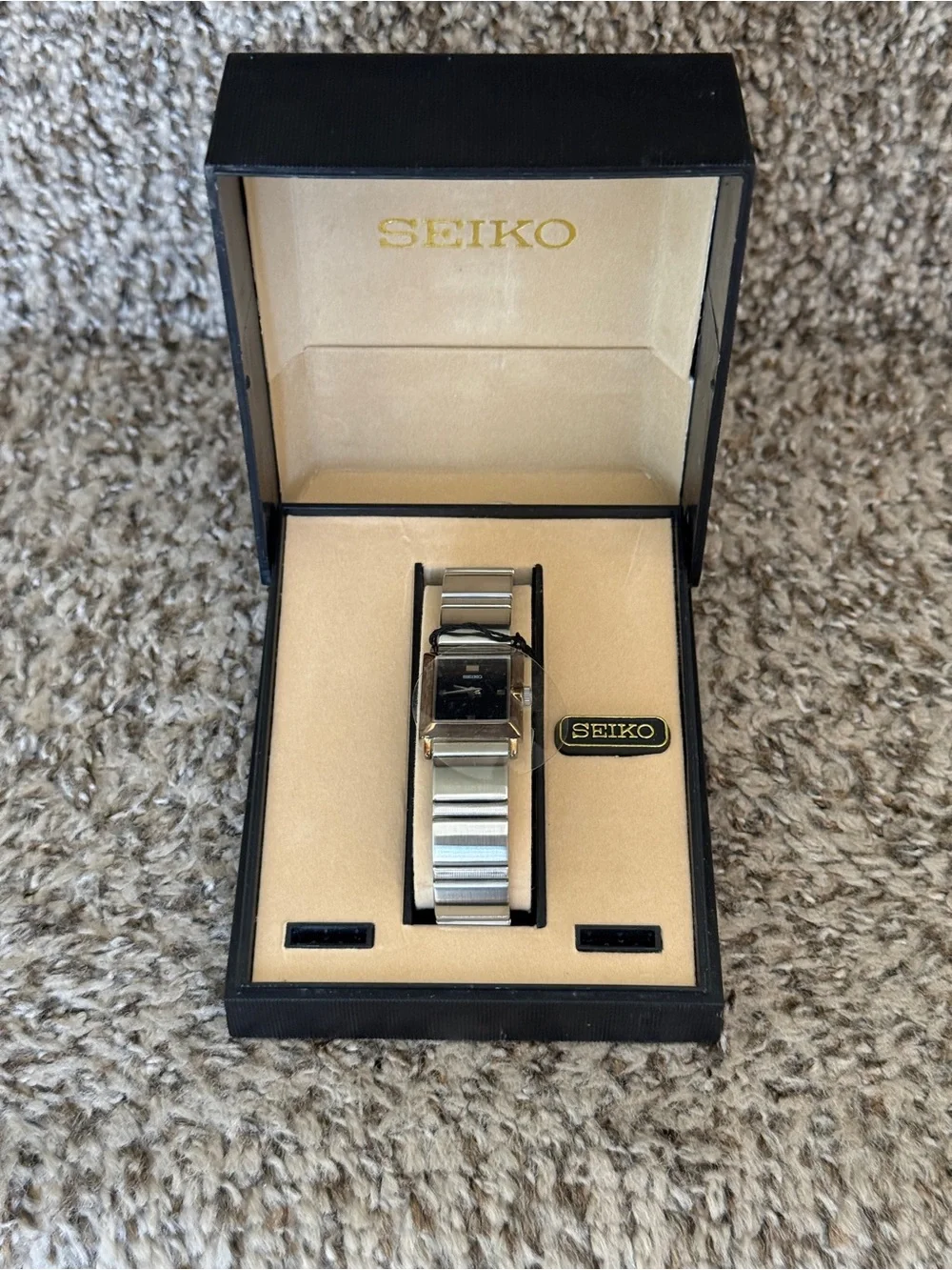 Seiko women’s  Silver Stainless Steel Bracelet Watch with black dial japan